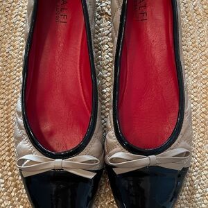 Amalfi by Rangoni Black and Cream Ballet Flats
